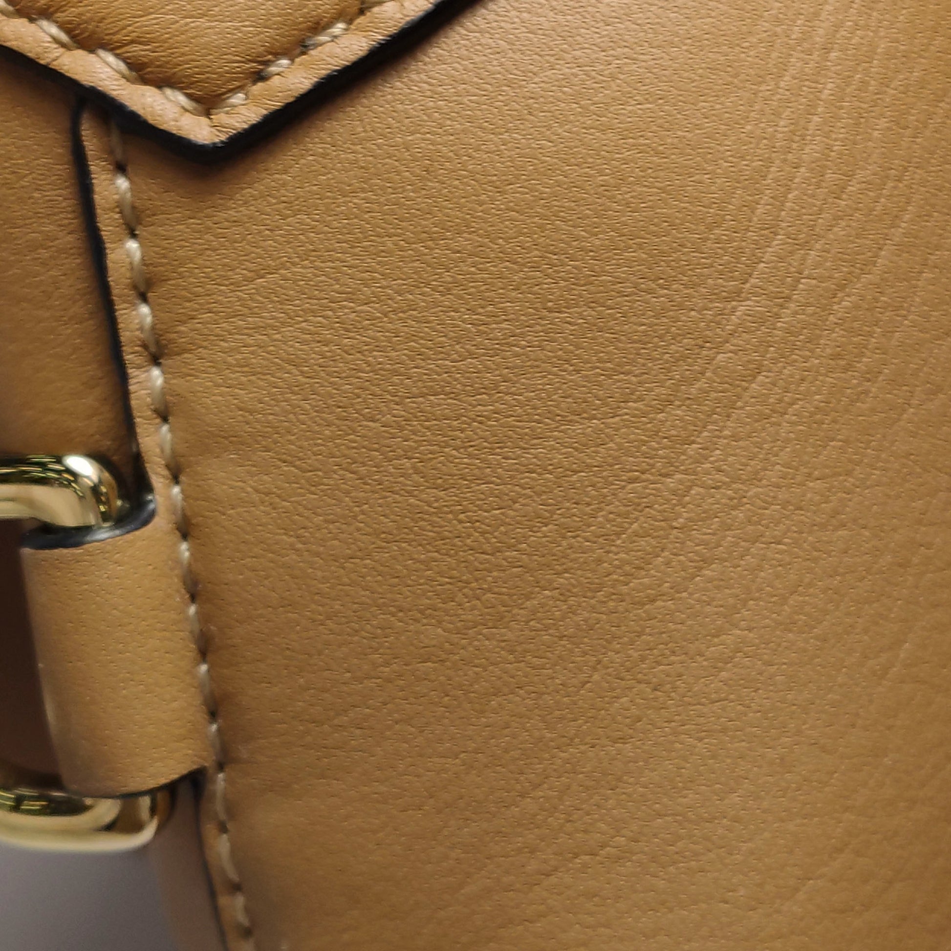 Loewe Puzzle Hobo