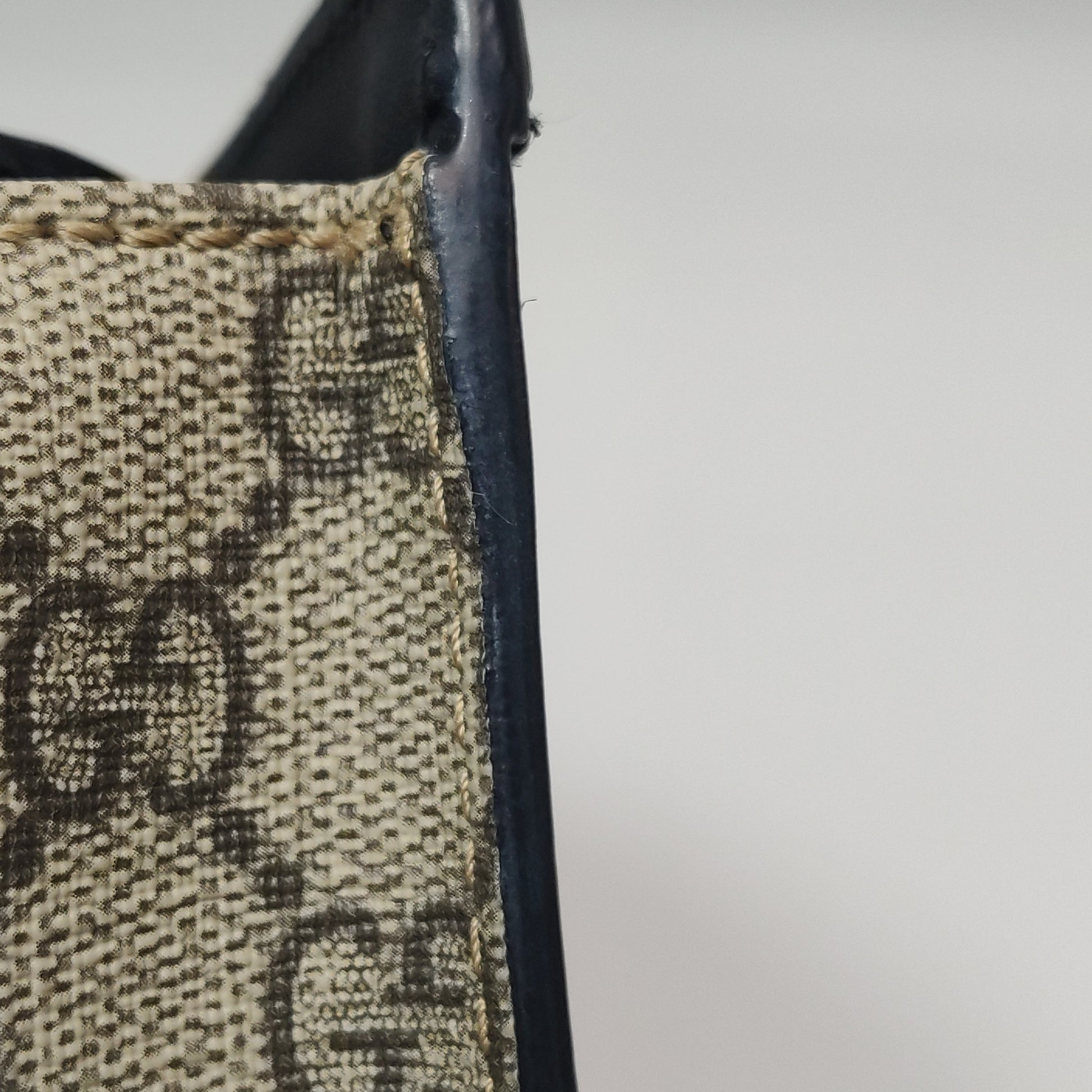Gucci Padlock Medium Supreme Monogram