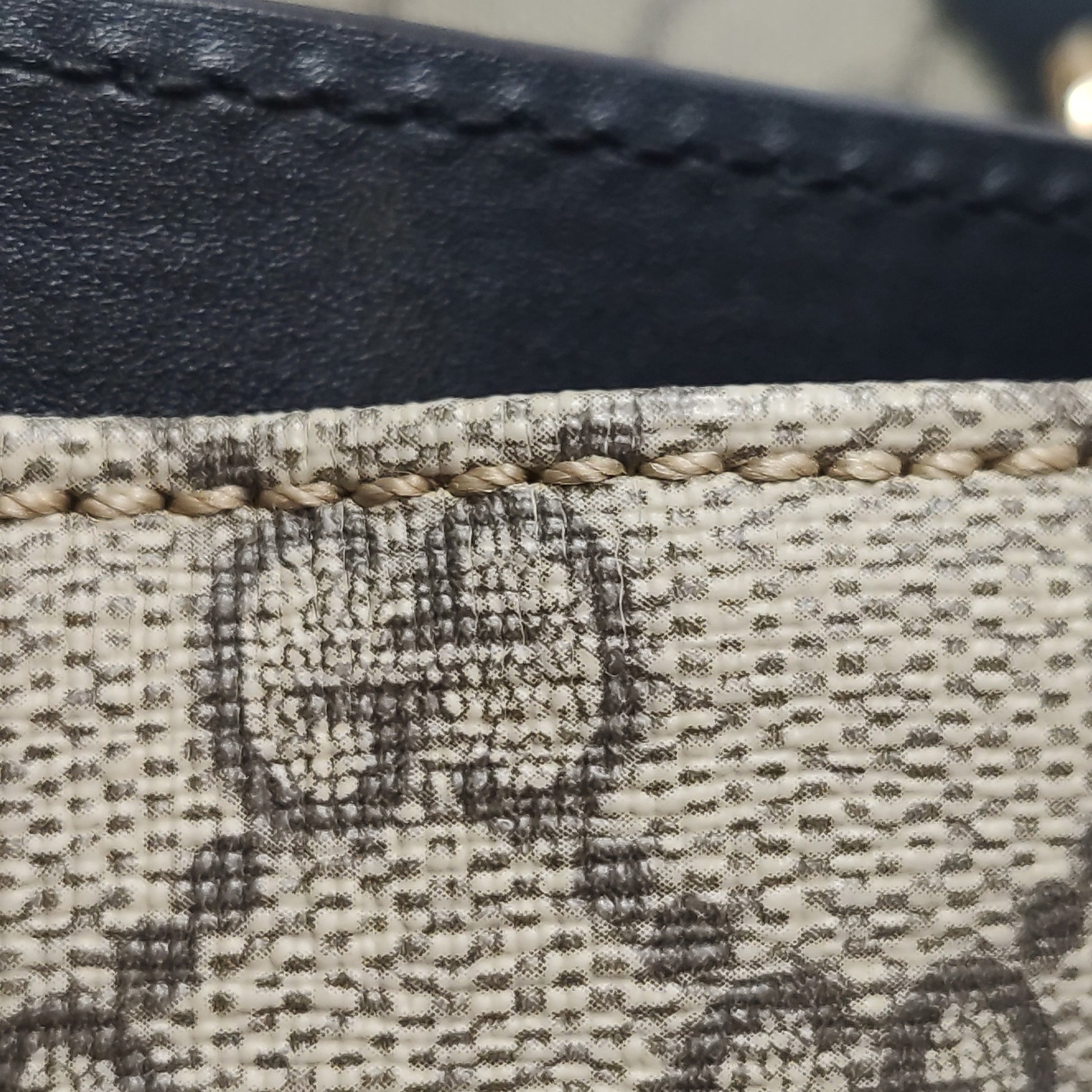 Gucci Padlock Medium Supreme Monogram