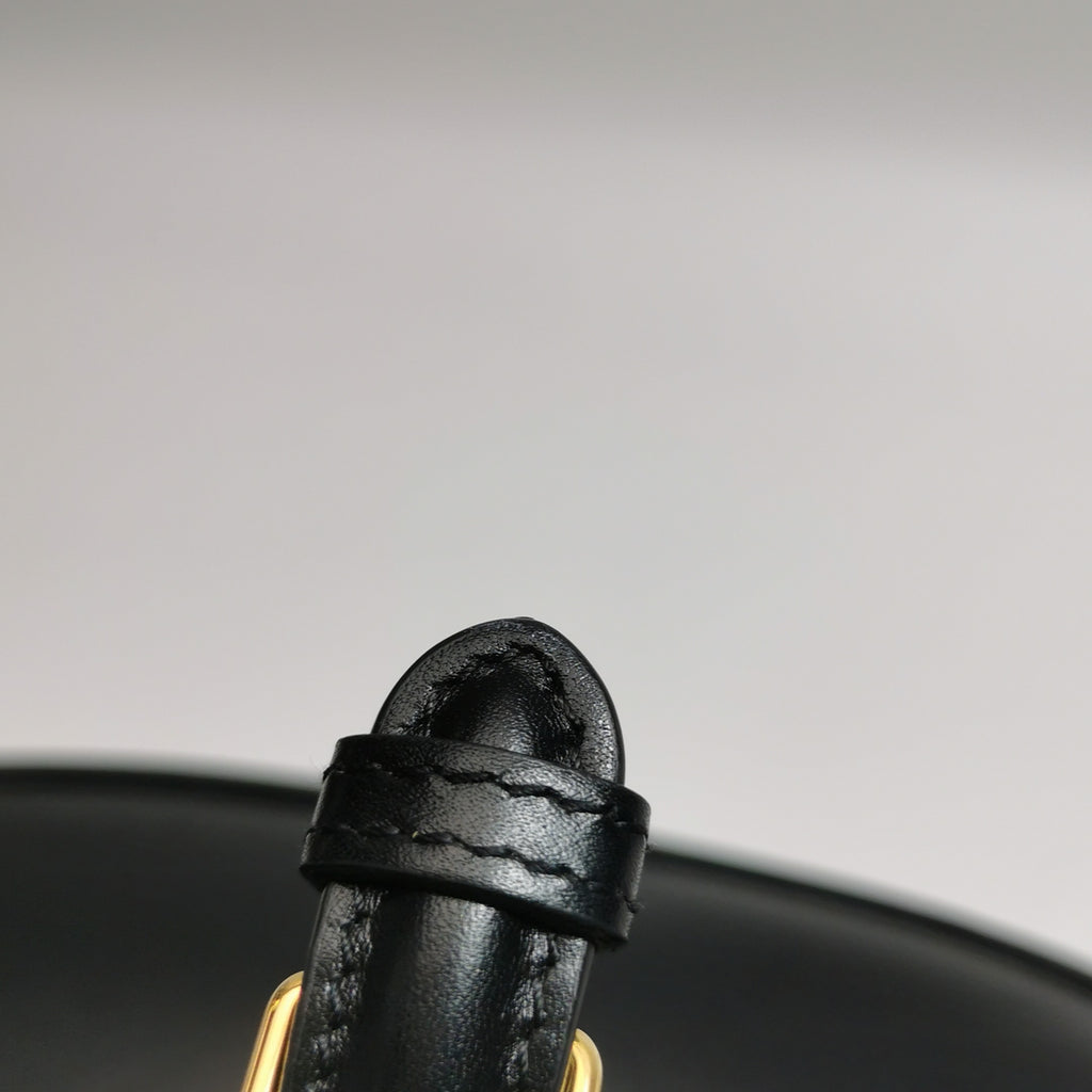 Dior Bobby East West Black