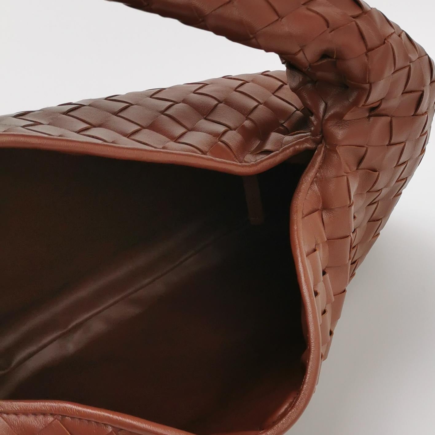 Bottega Veneta Hop Small Barolo