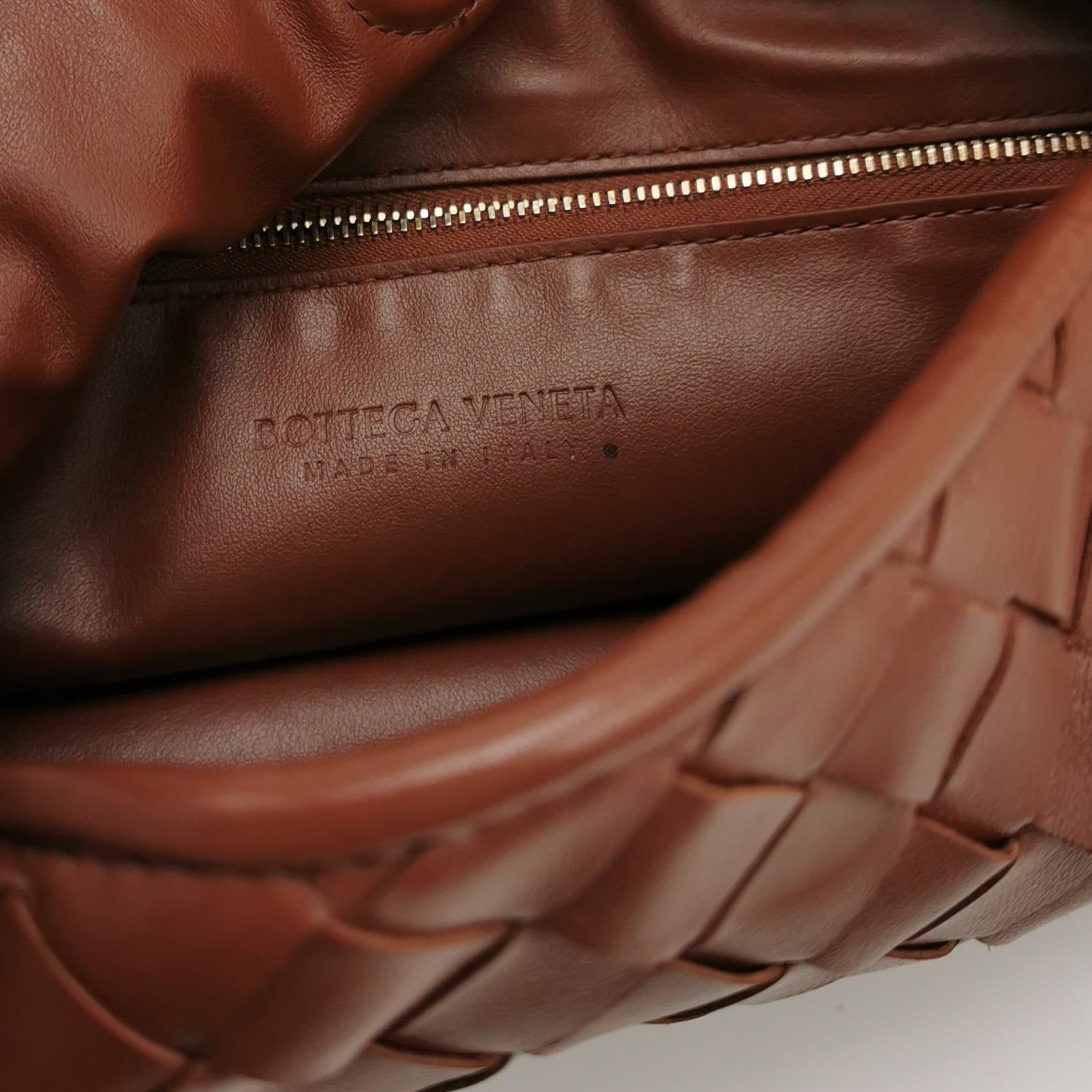 Bottega Veneta Hop Small Barolo
