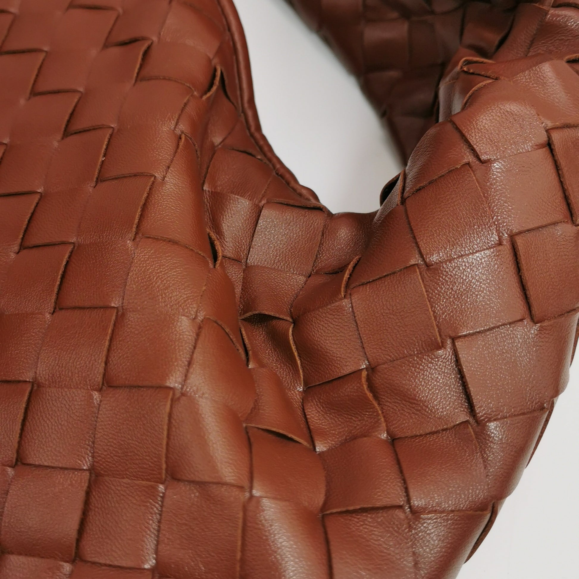 Bottega Veneta Hop Small Barolo