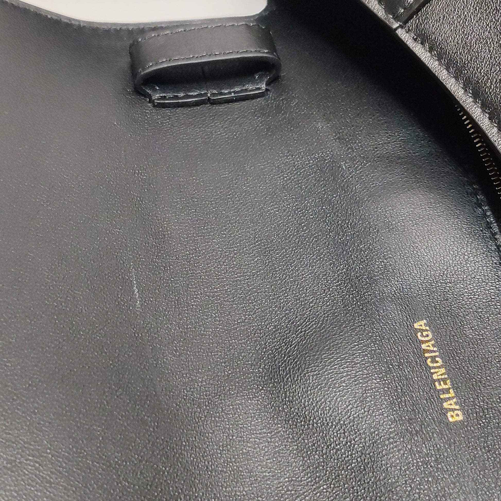 Balenciaga Downtown Medium