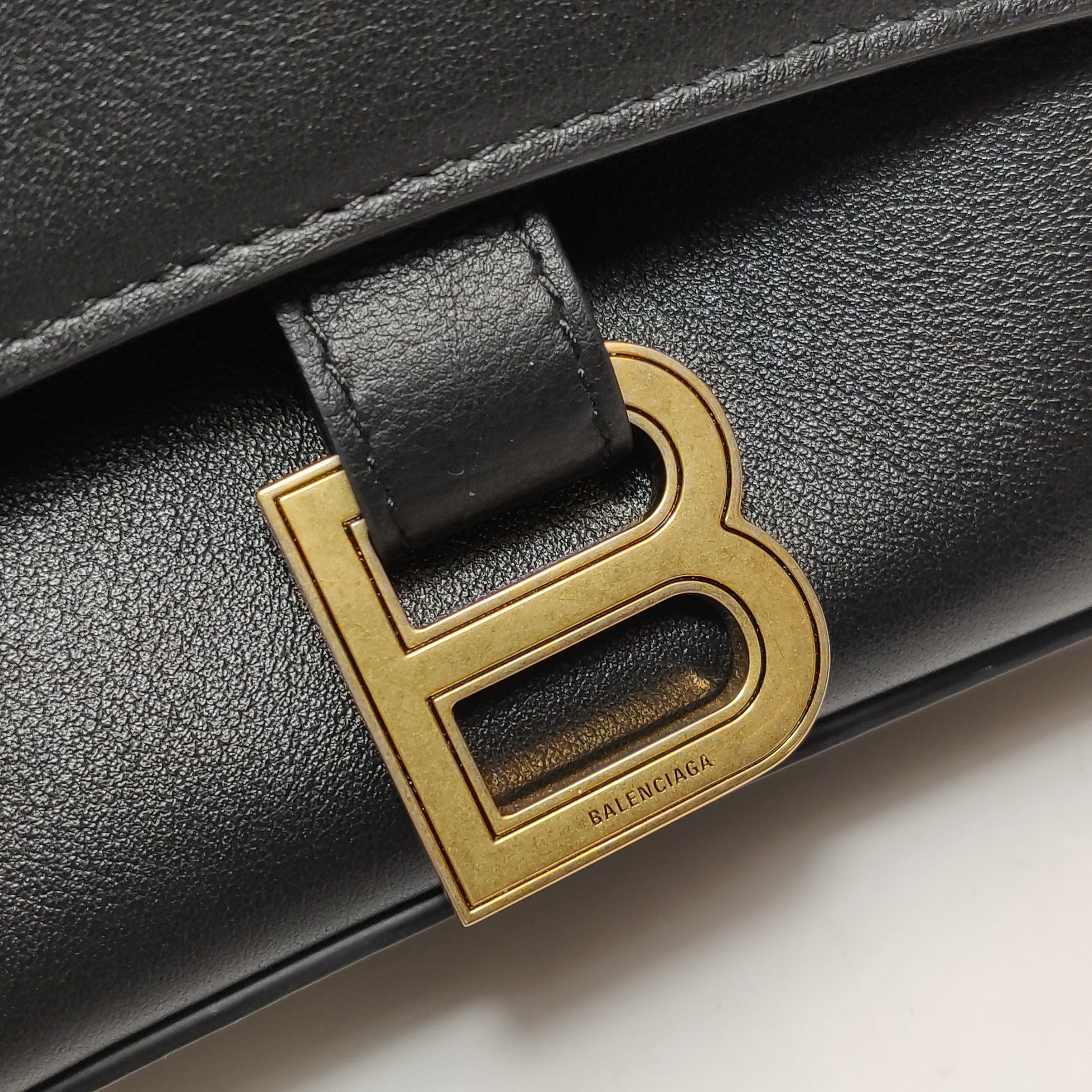 Balenciaga Downtown Medium
