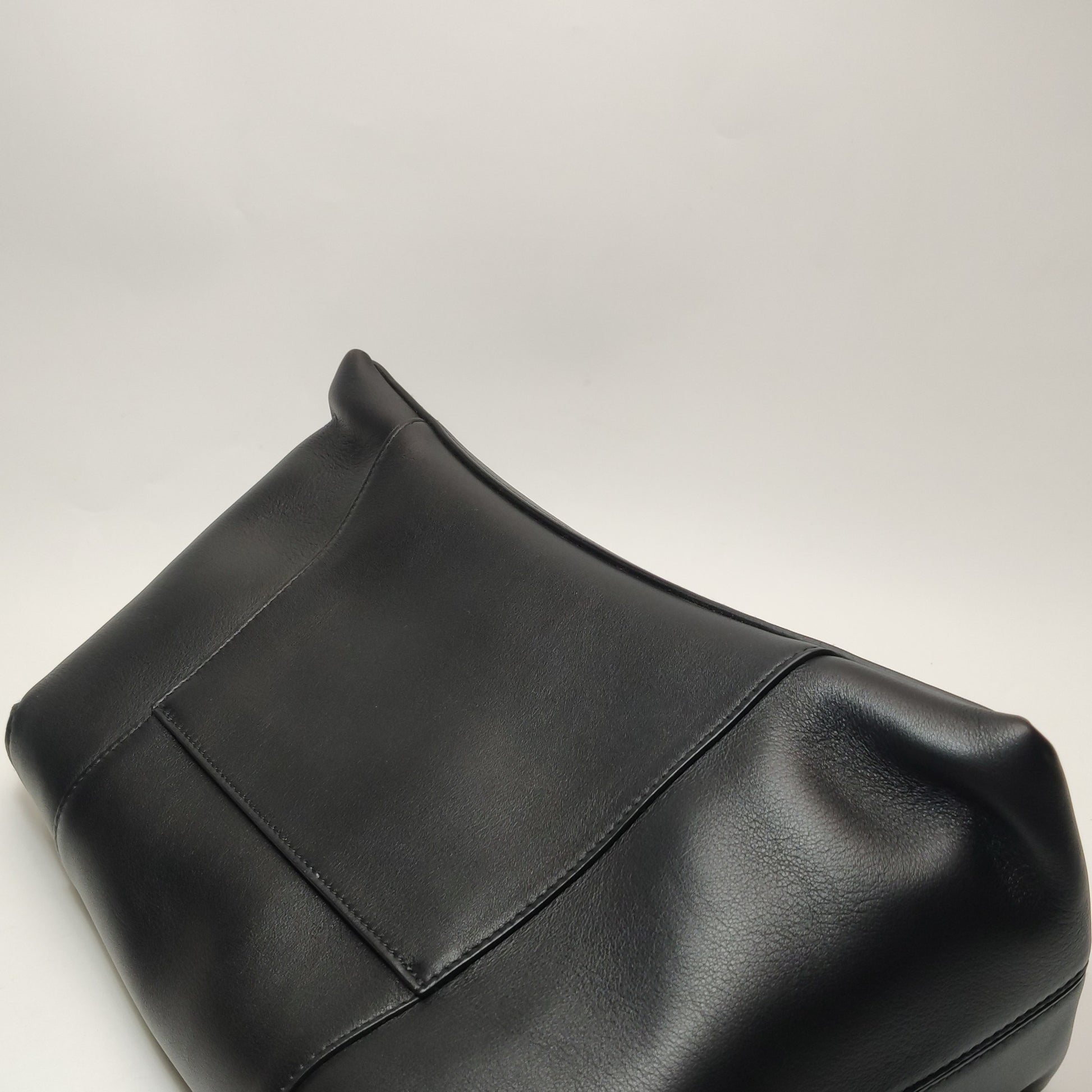 Balenciaga Downtown Medium