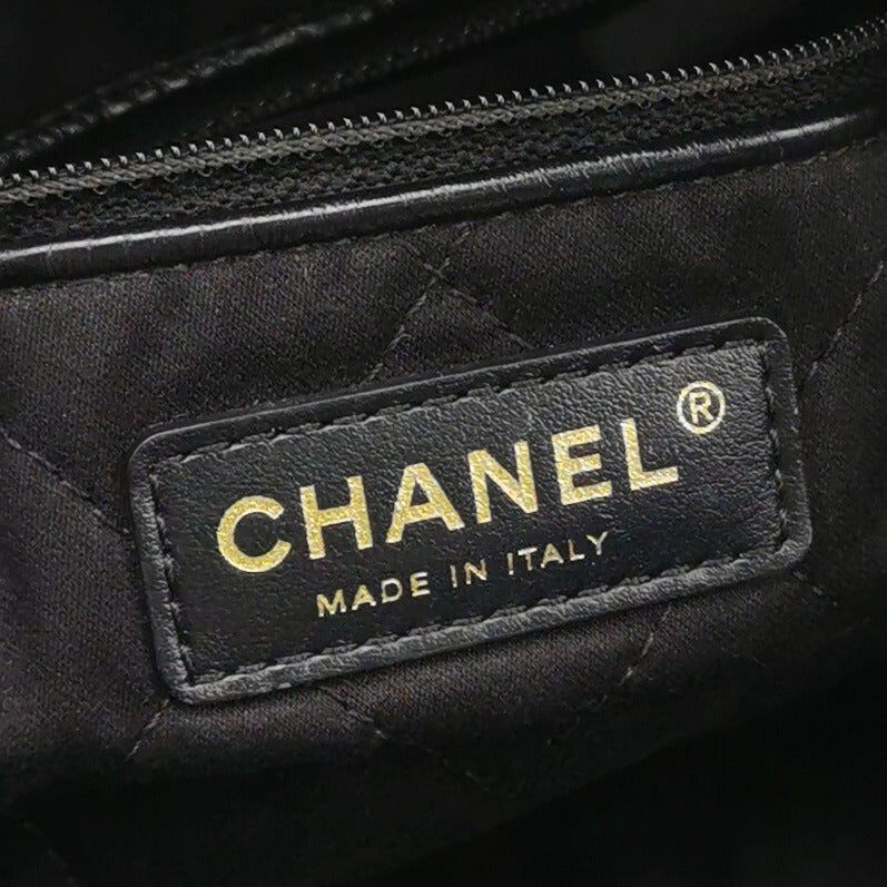 Chanel 22 Medium Calfskin