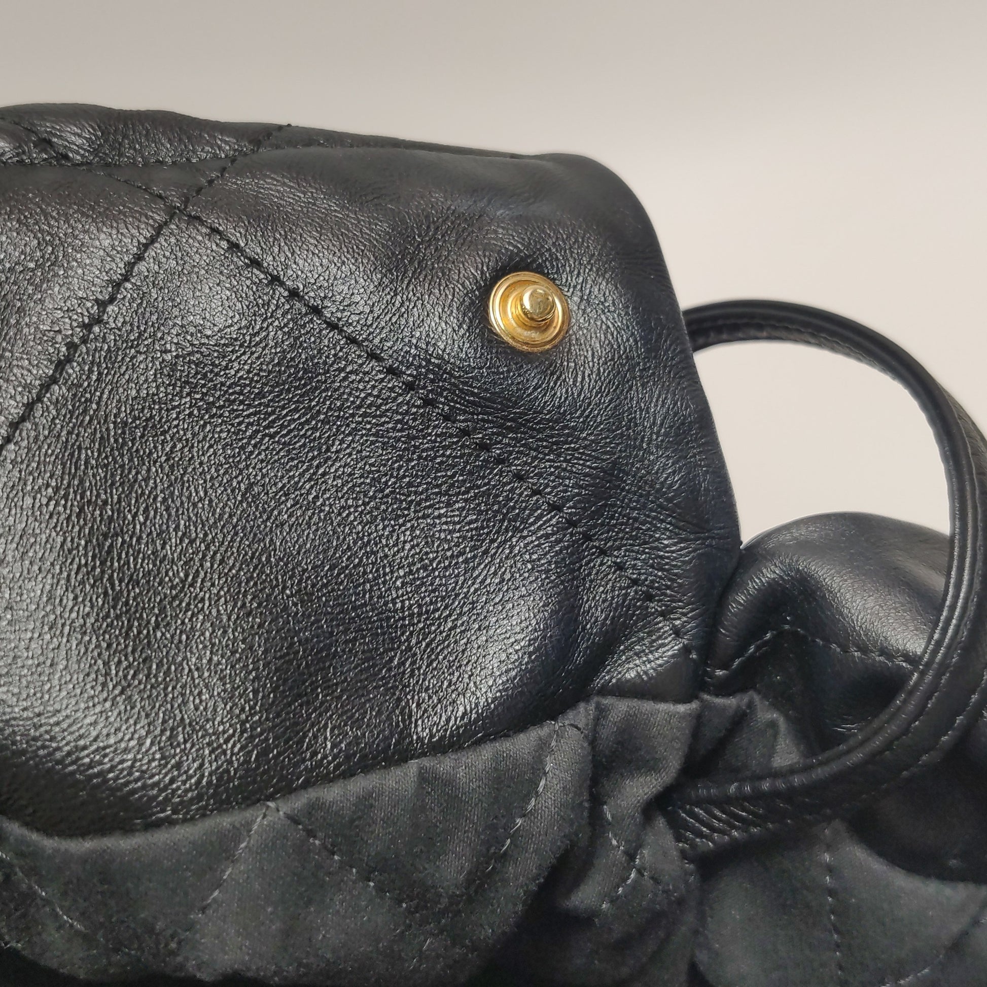 Chanel 22 Medium Calfskin