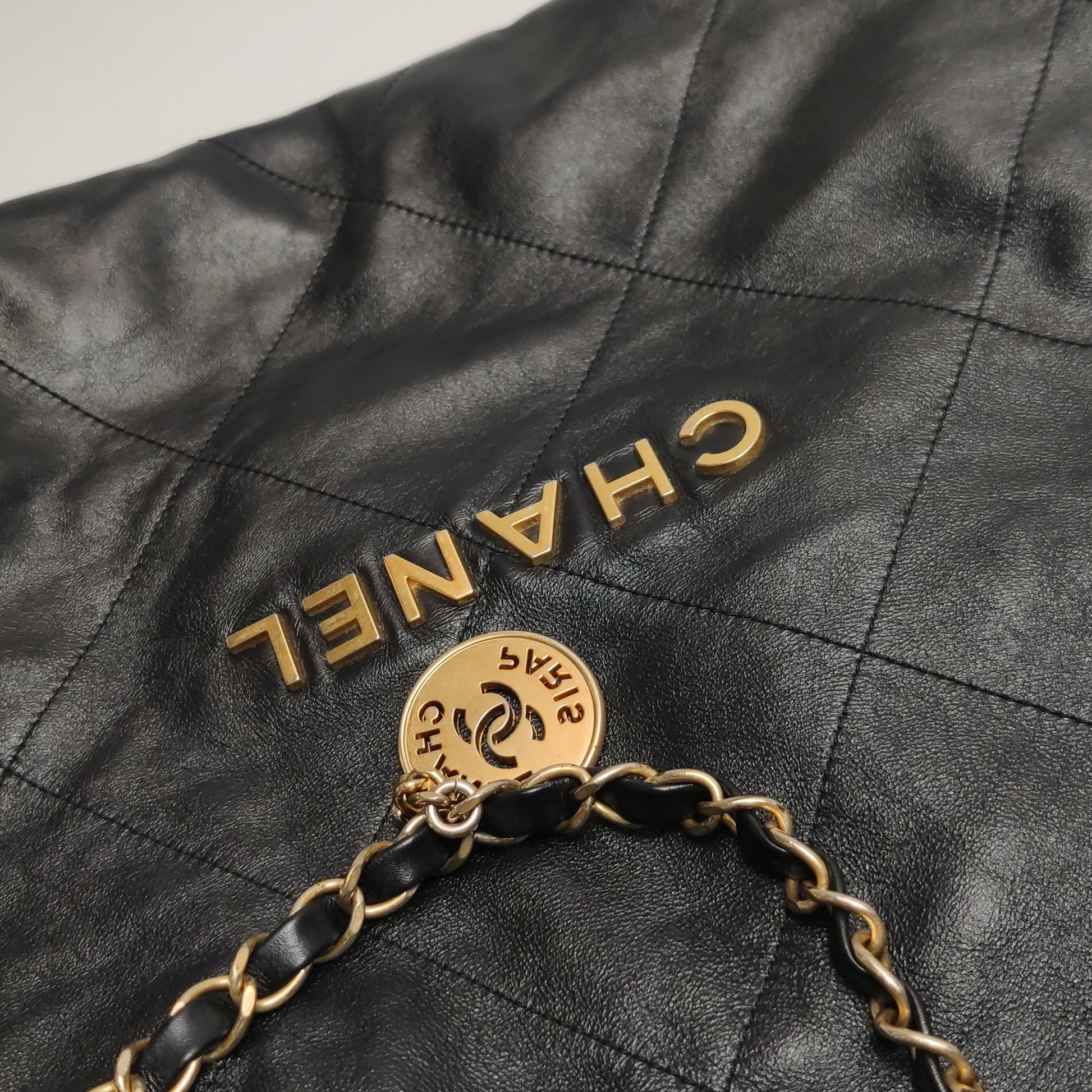 Chanel 22 Medium Calfskin