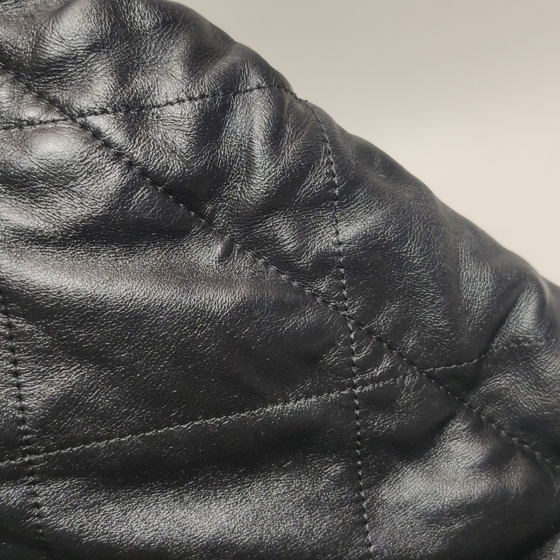 Chanel 22 Medium Calfskin