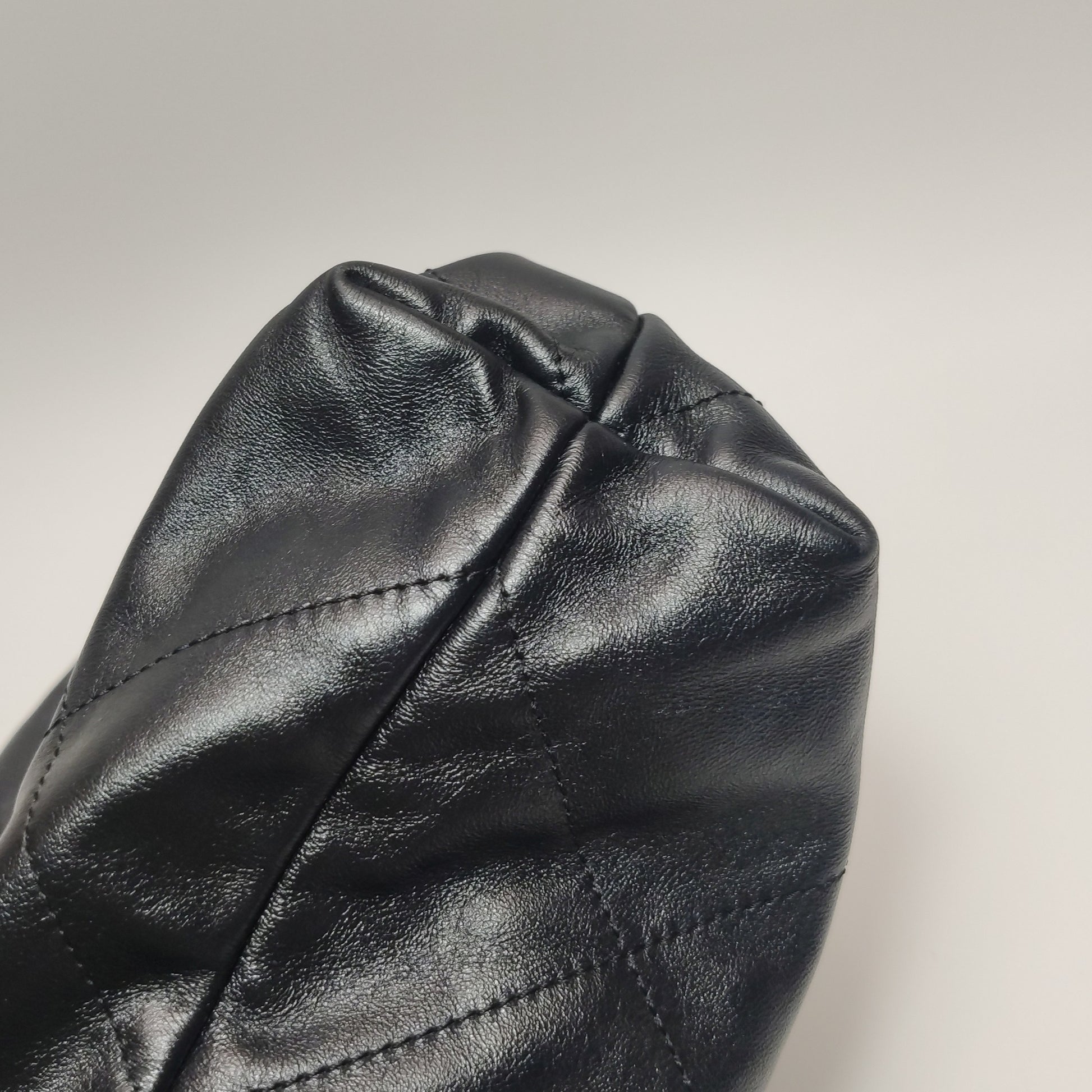 Chanel 22 Medium Calfskin
