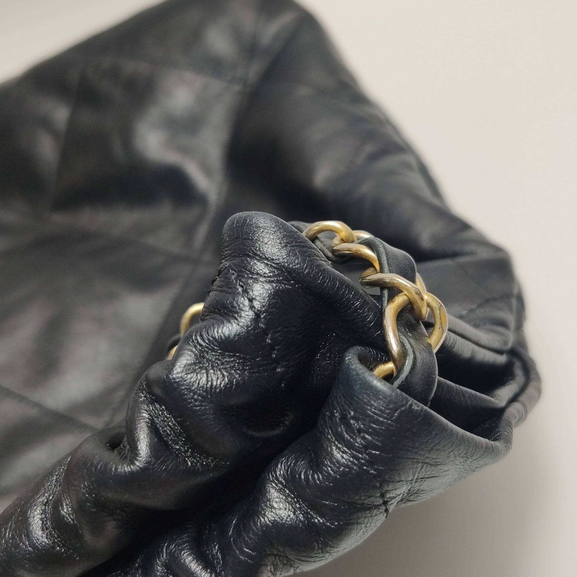 Chanel 22 Medium Calfskin