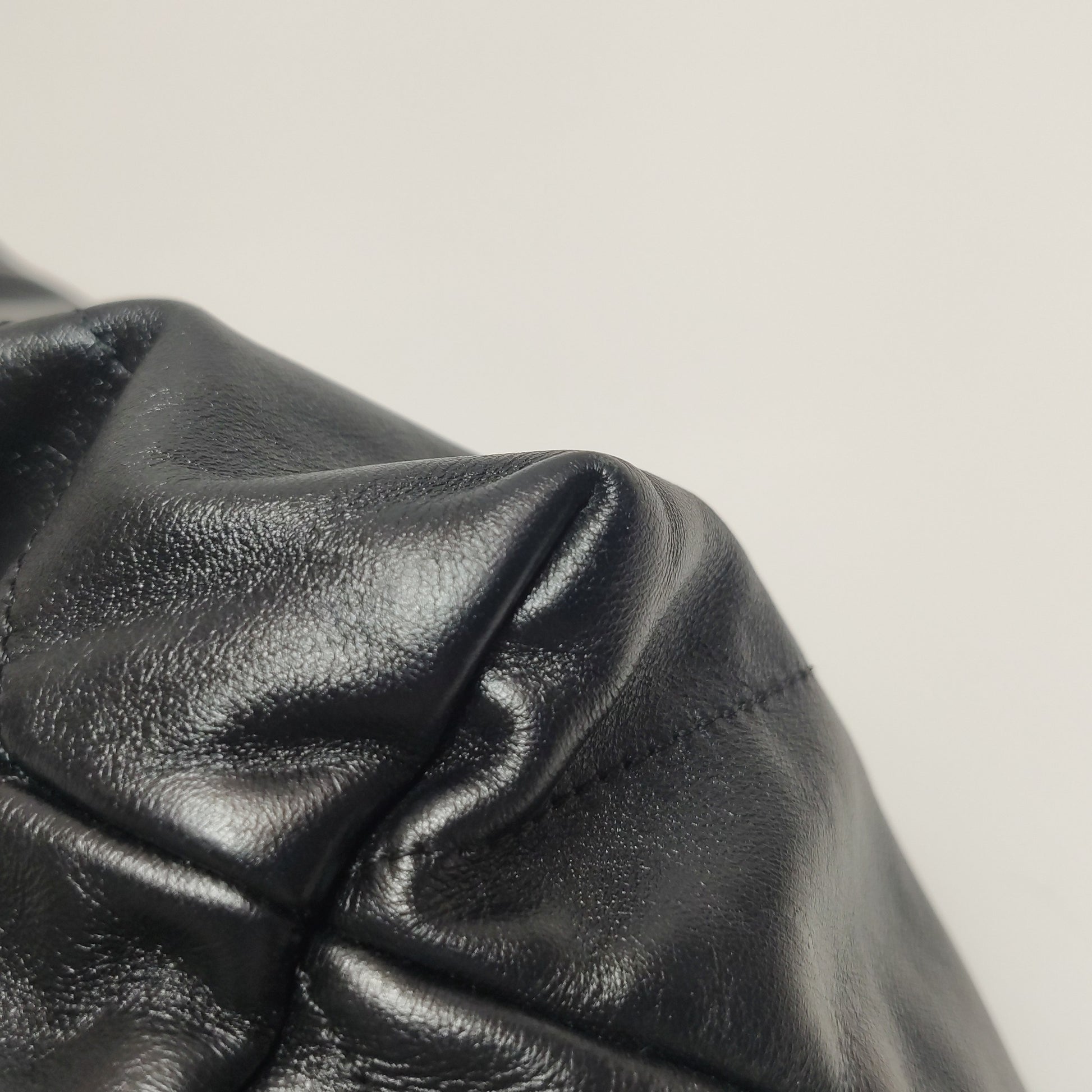Chanel 22 Medium Calfskin