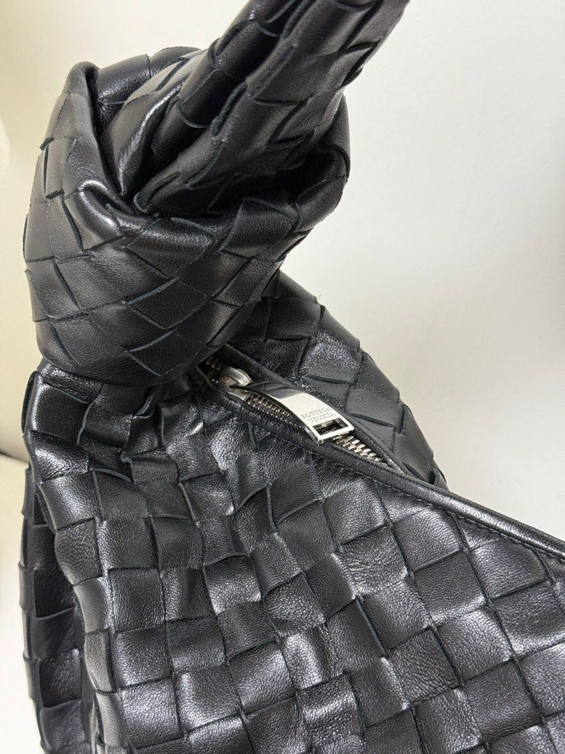 Bottega Veneta	Jodie Small