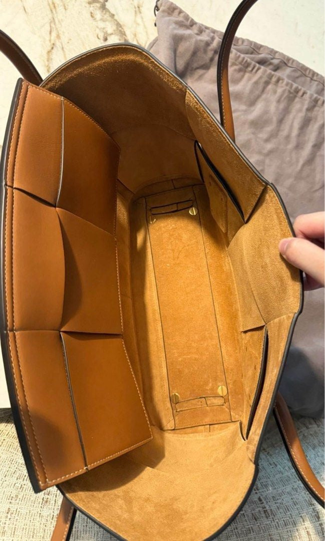 Bottega Veneta Arco Tote Medium