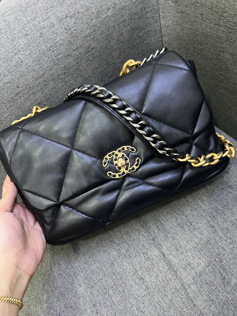 Chanel 19 Flap Medium