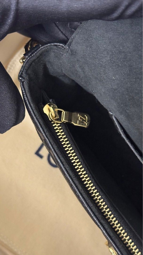 Louis Vuitton	Ivy Wallet on Chain Empreinte