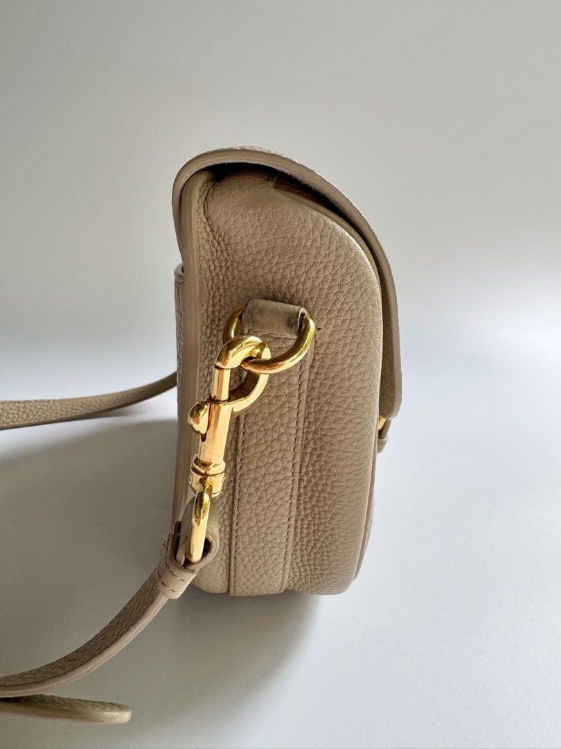 Dior	Bobby Medium Grained