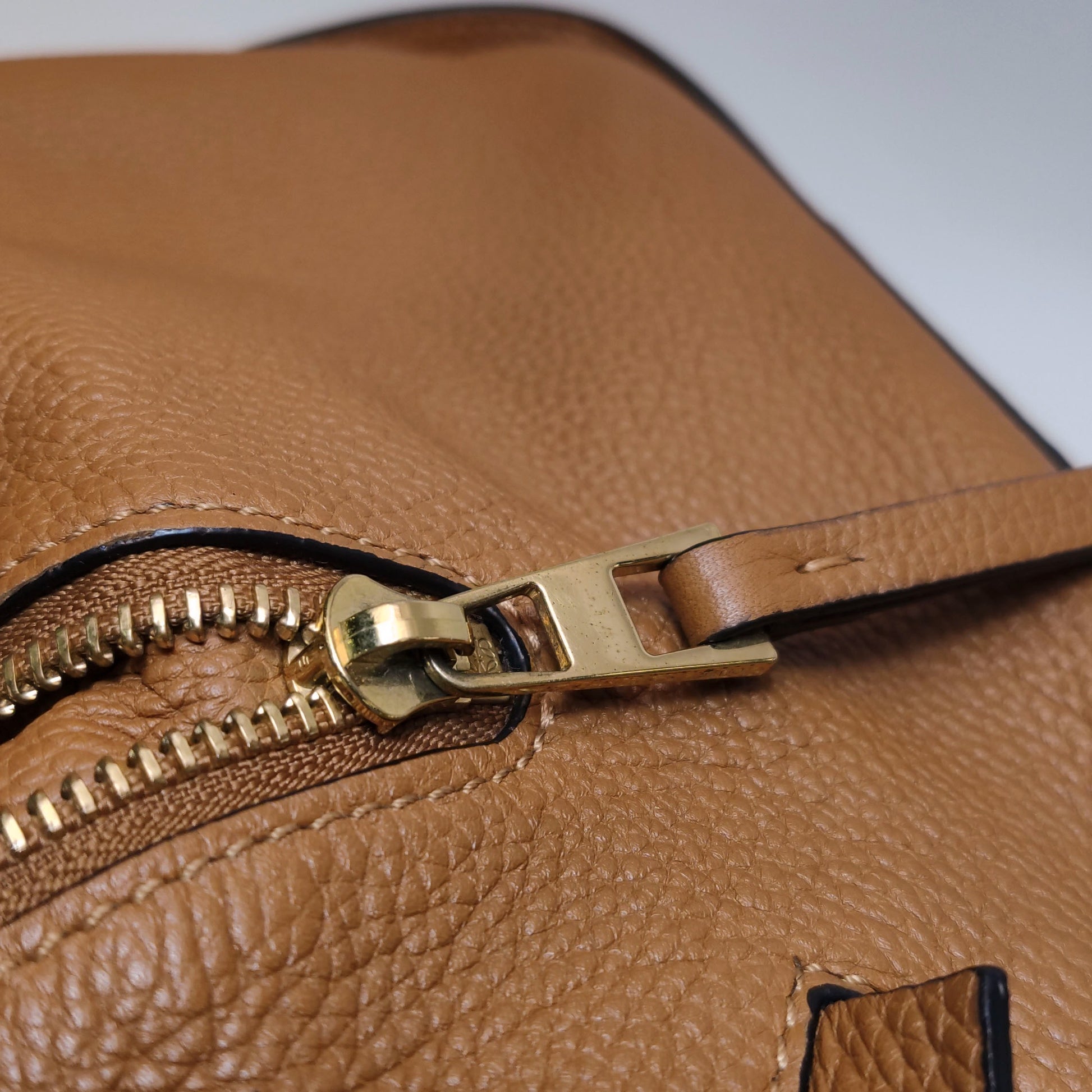 Loewe Hammock Small Grained