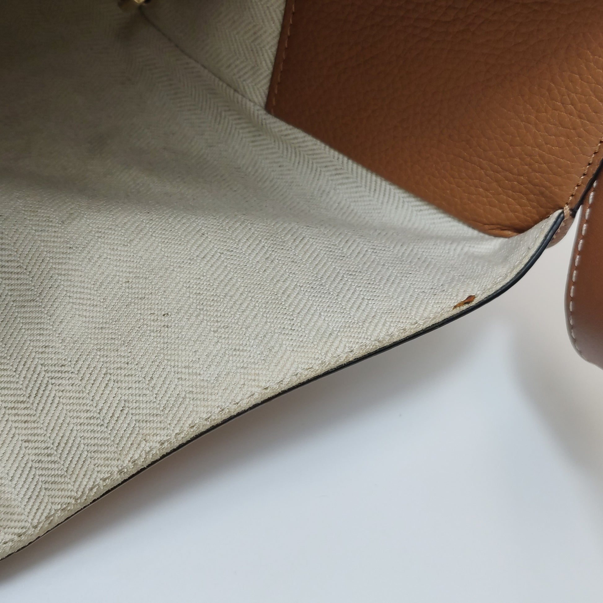 Loewe Hammock Small Grained