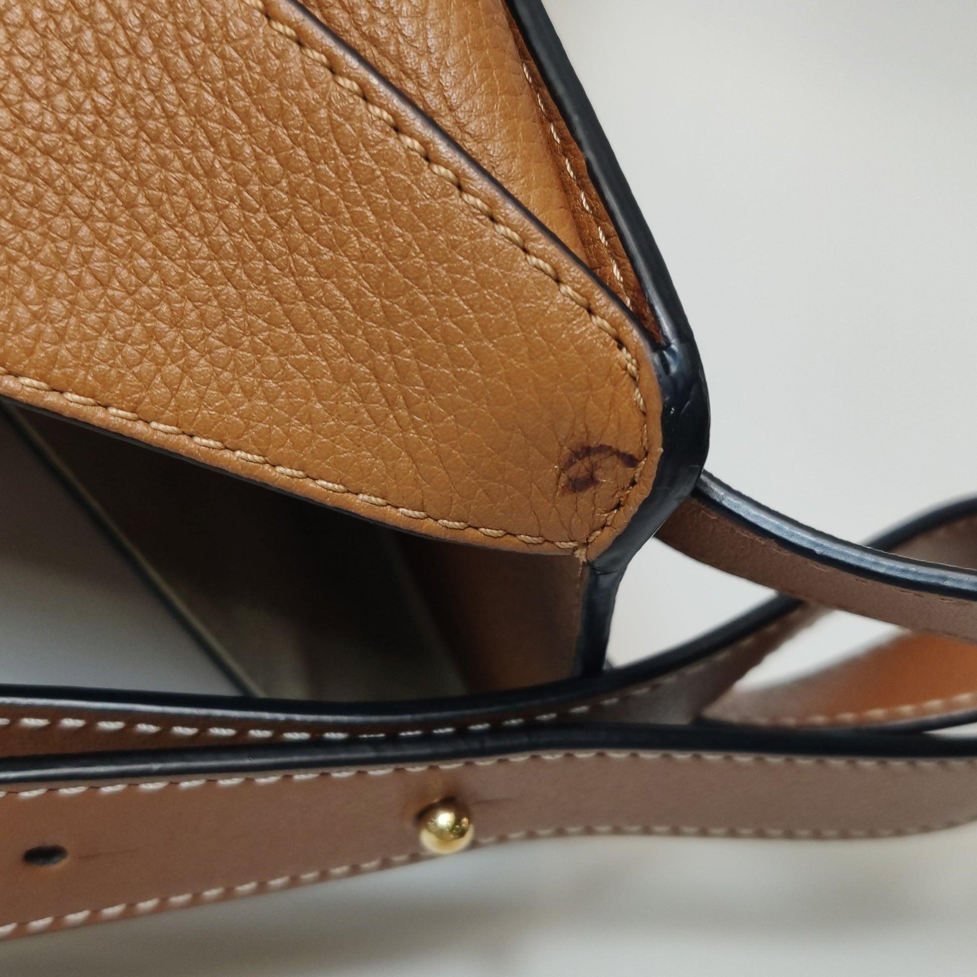 Loewe Hammock Small Grained