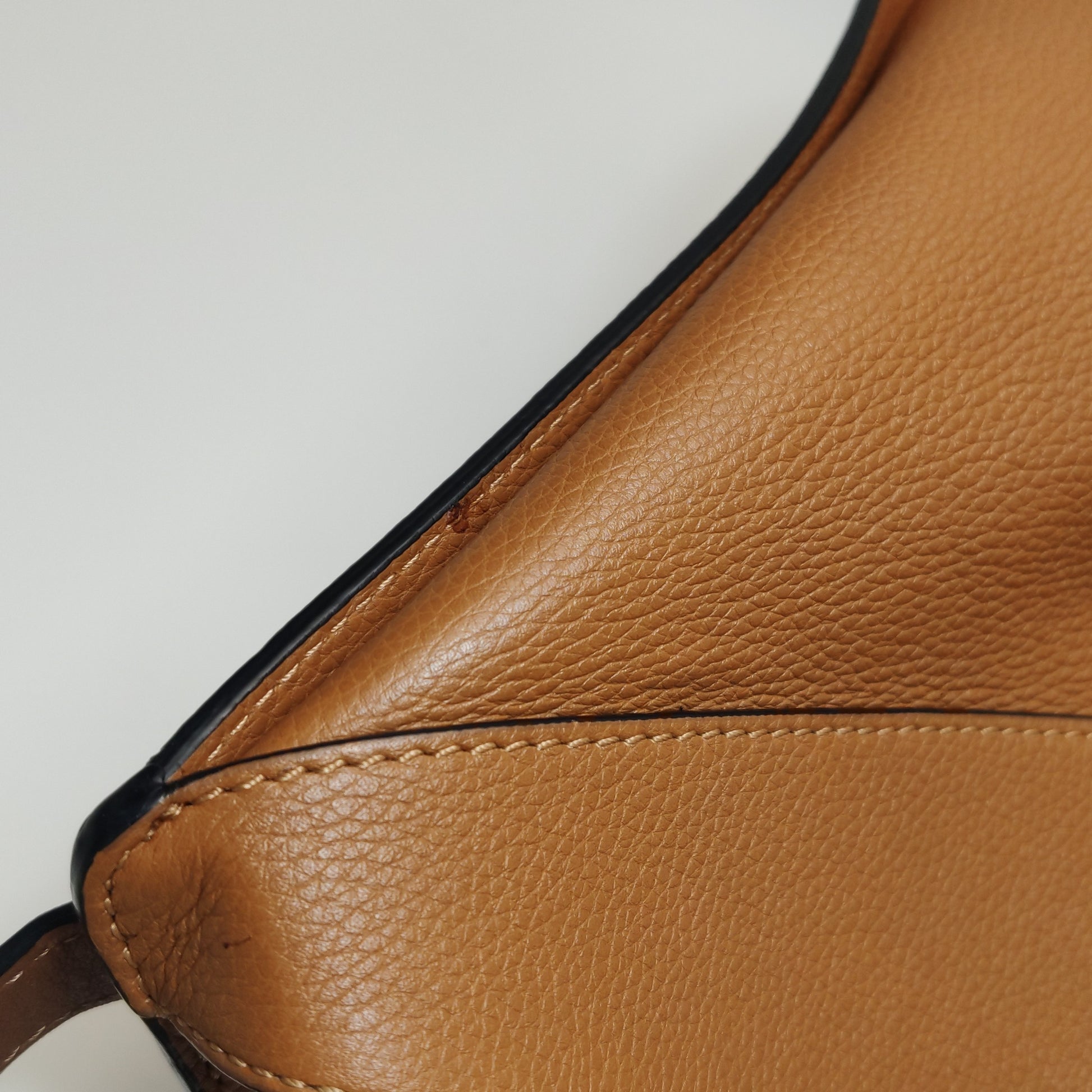 Loewe Hammock Small Grained