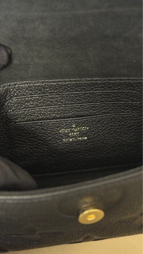 Louis Vuitton	Ivy Wallet on Chain Empreinte