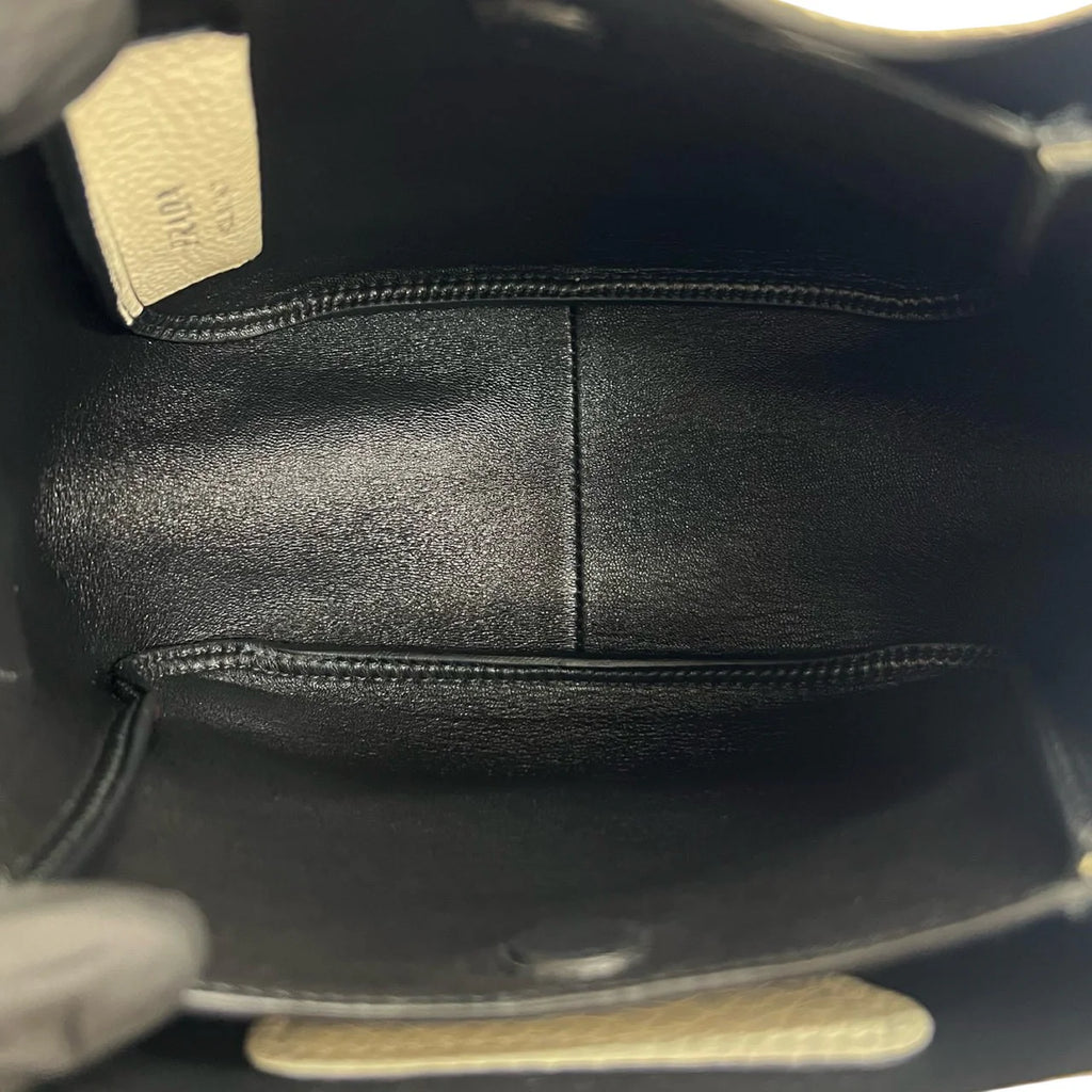 Prada Vitello Daino Hobo