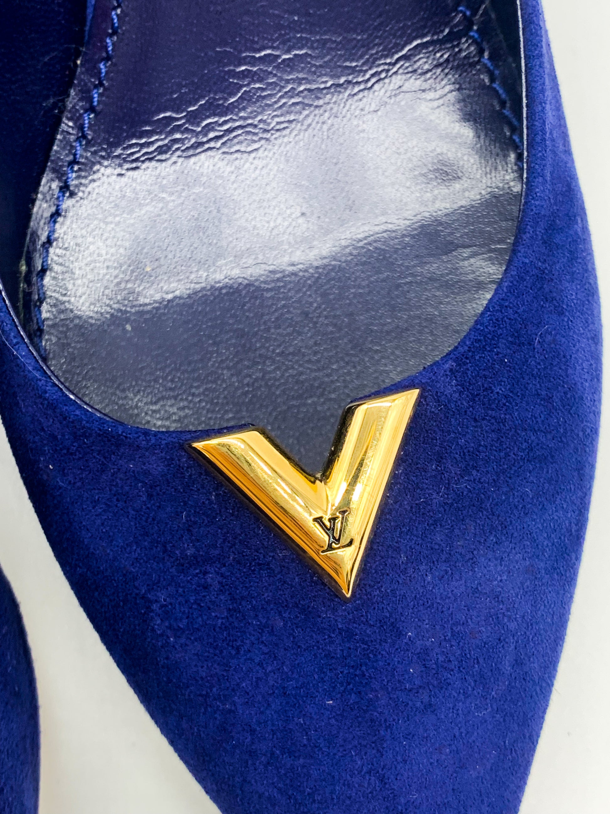 Louis Vuitton Heartbreaker Suede Pumps 35