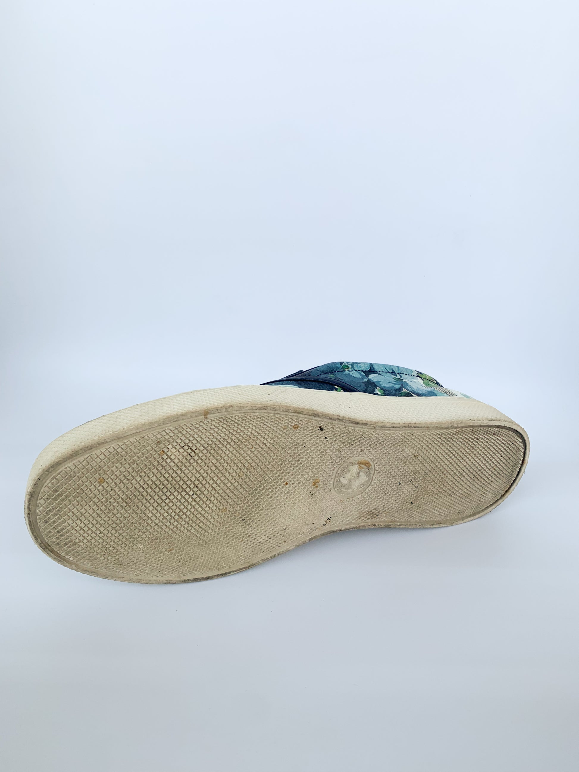 Gucci Supreme Slip Ons 39