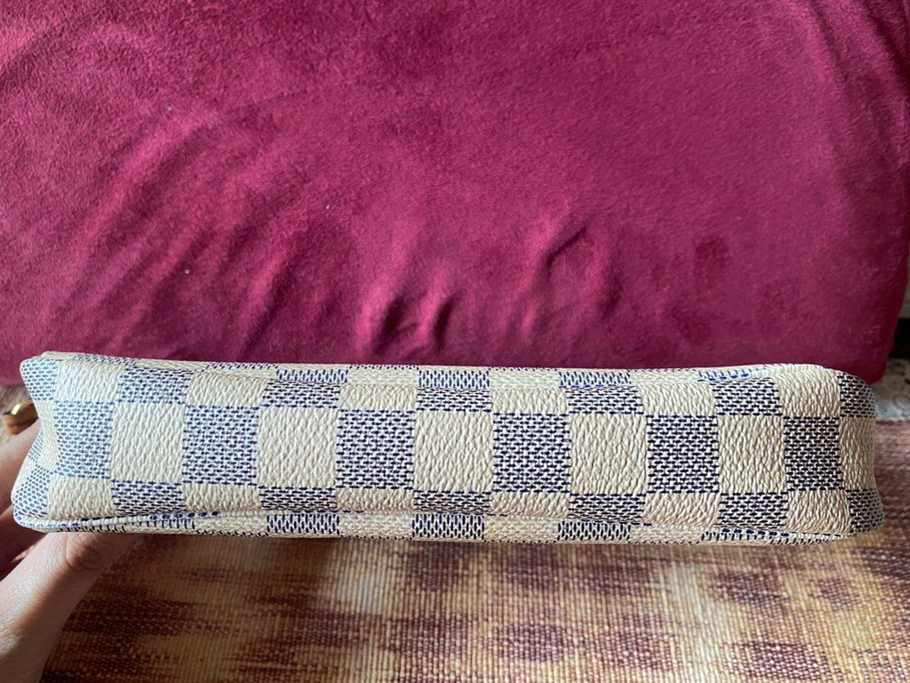 Louis Vuitton	Pochette Damier Azur