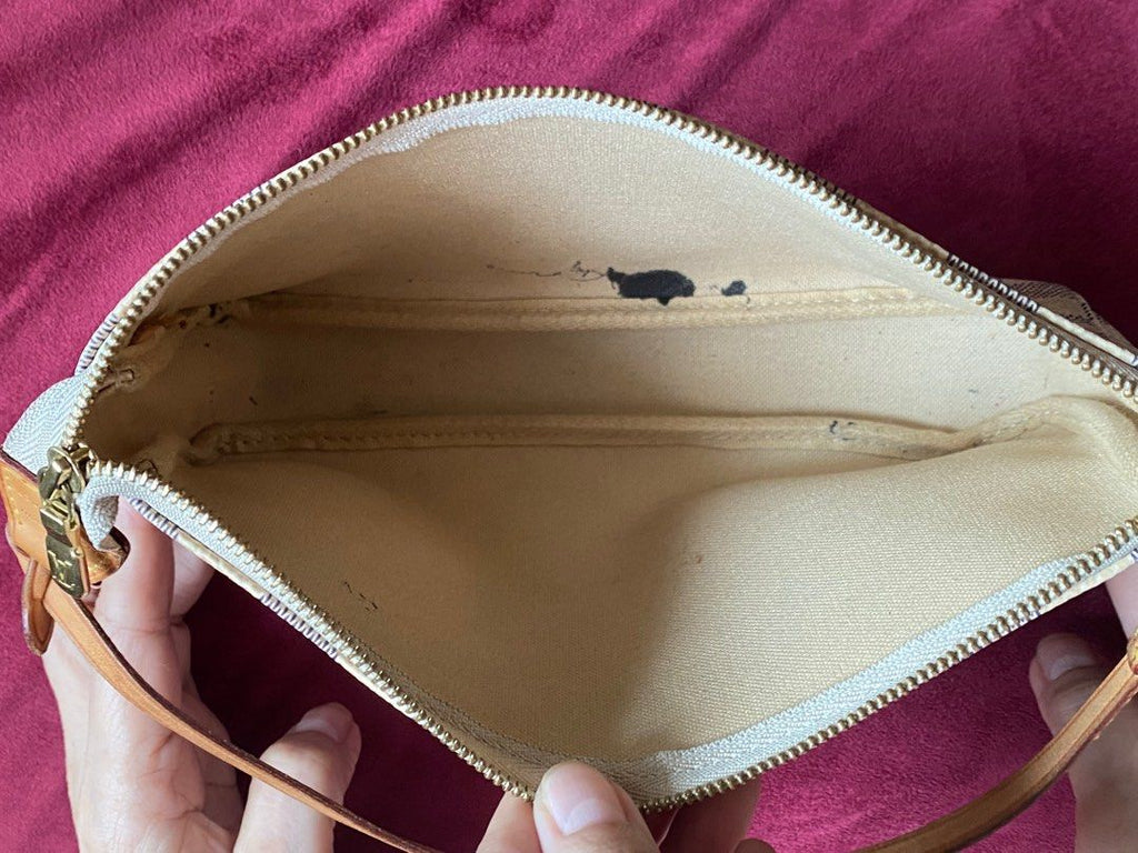 Louis Vuitton	Pochette Damier Azur