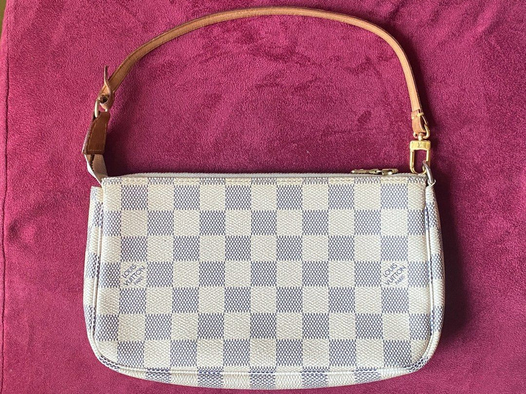 Louis Vuitton	Pochette Damier Azur