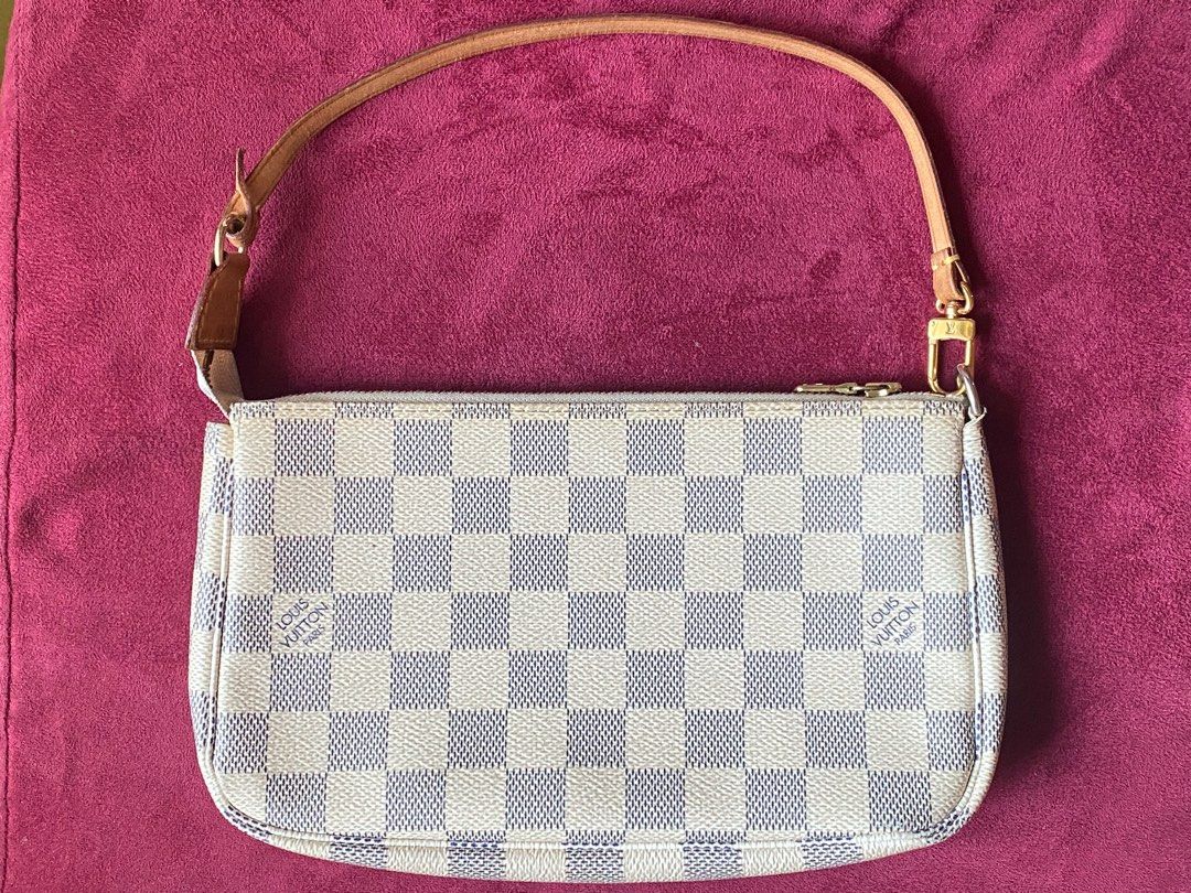 Louis Vuitton	Pochette Damier Azur