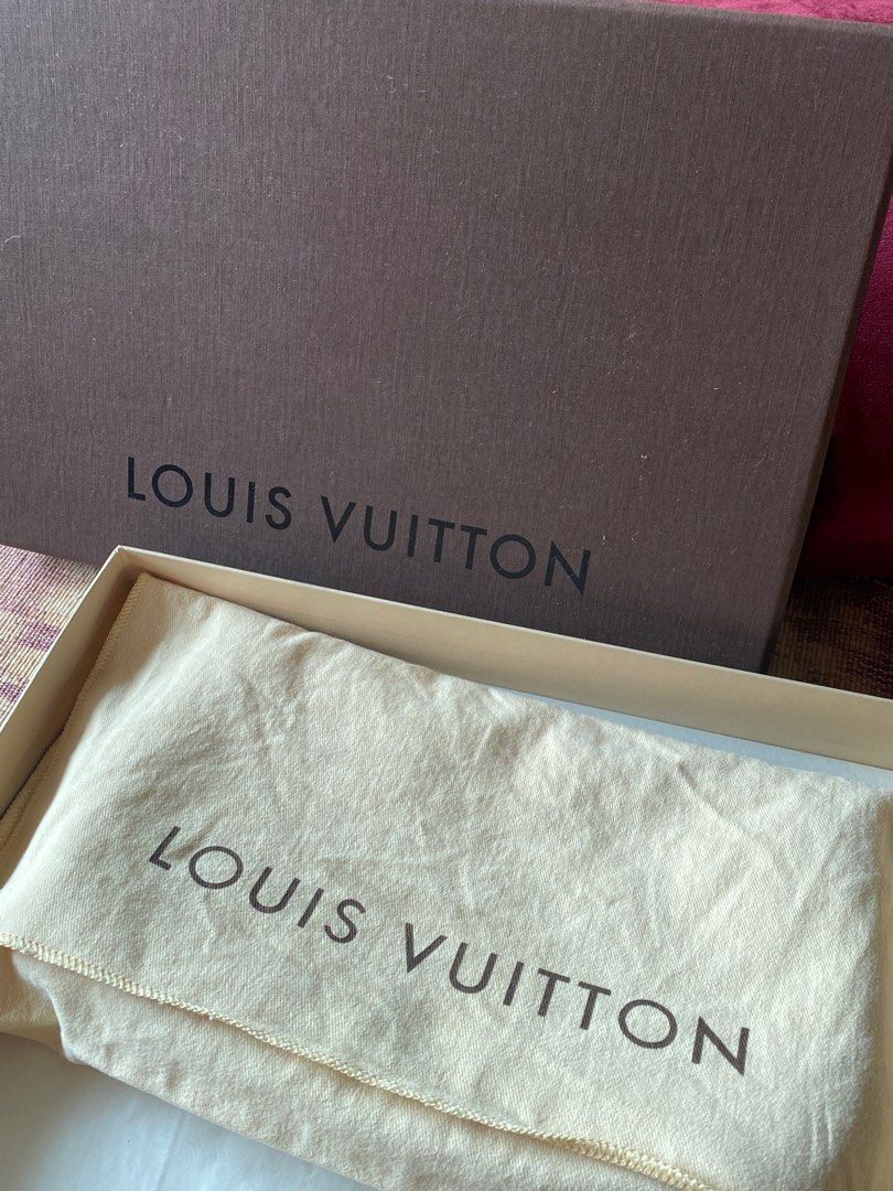 Louis Vuitton	Pochette Damier Azur