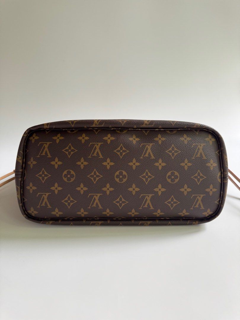 Louis Vuitton	Neverfull MM Bandouliere Inside Out
