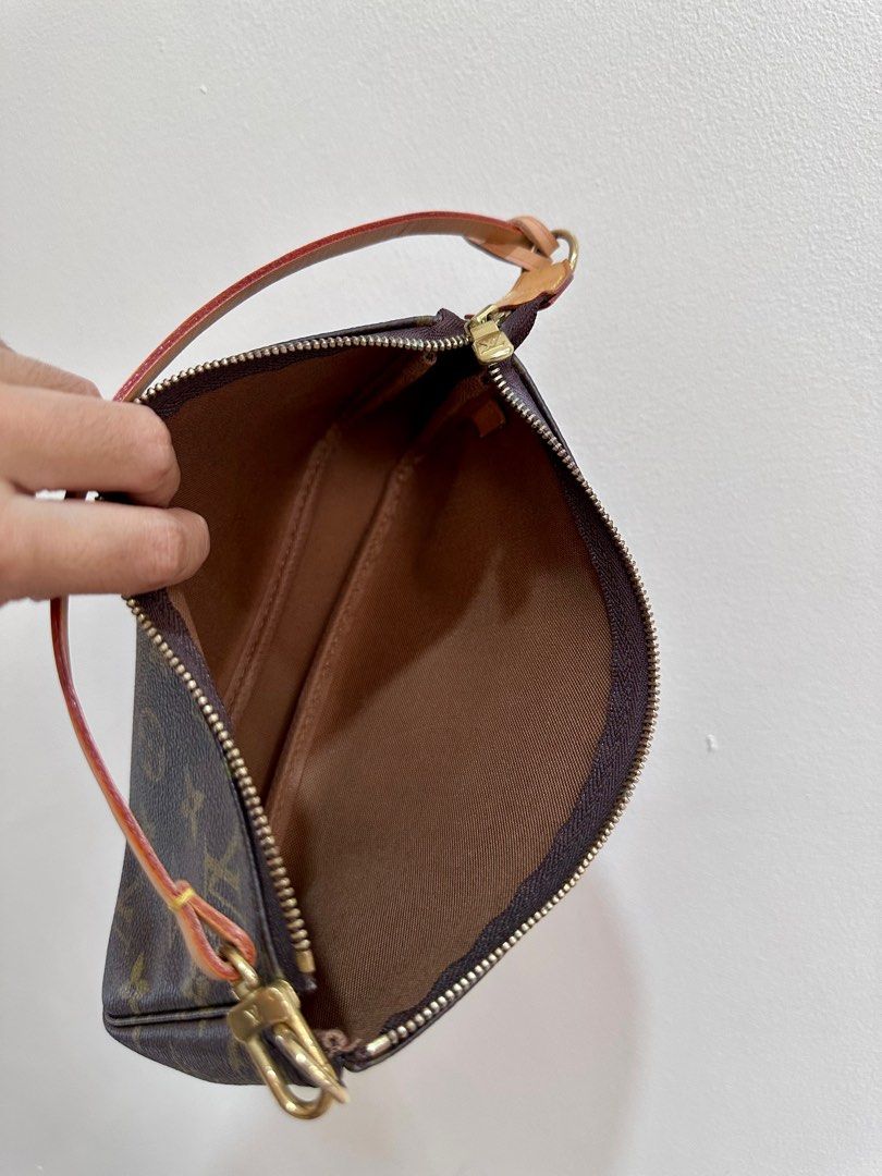 Louis Vuitton Pochette Monogram