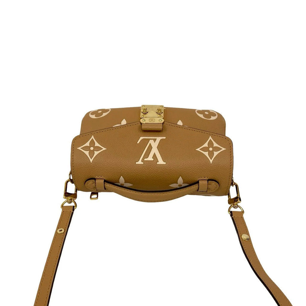 Louis Vuitton	Pochette Metis East West