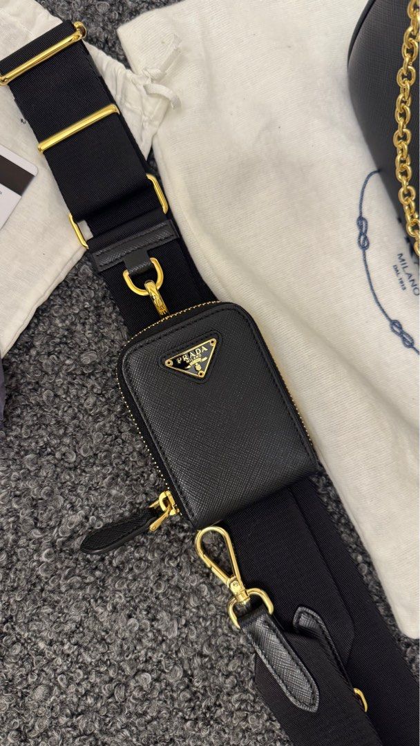 Prada Re-edition 2005 Saffiano Lux