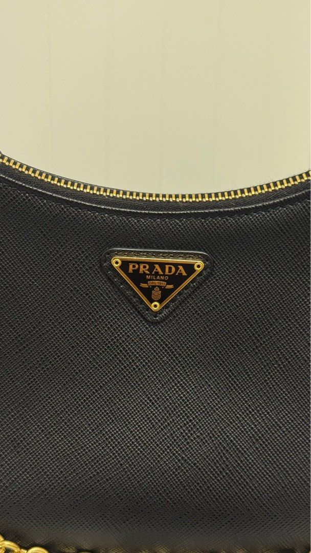 Prada Re-edition 2005 Saffiano Lux