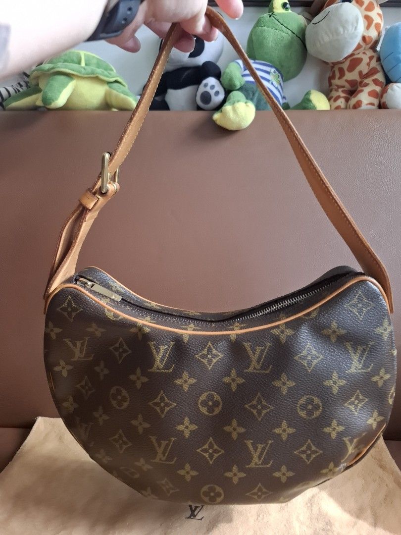 Louis Vuitton	Croissant MM Monogram
