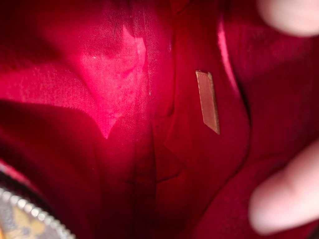 Louis Vuitton	Croissant MM Monogram