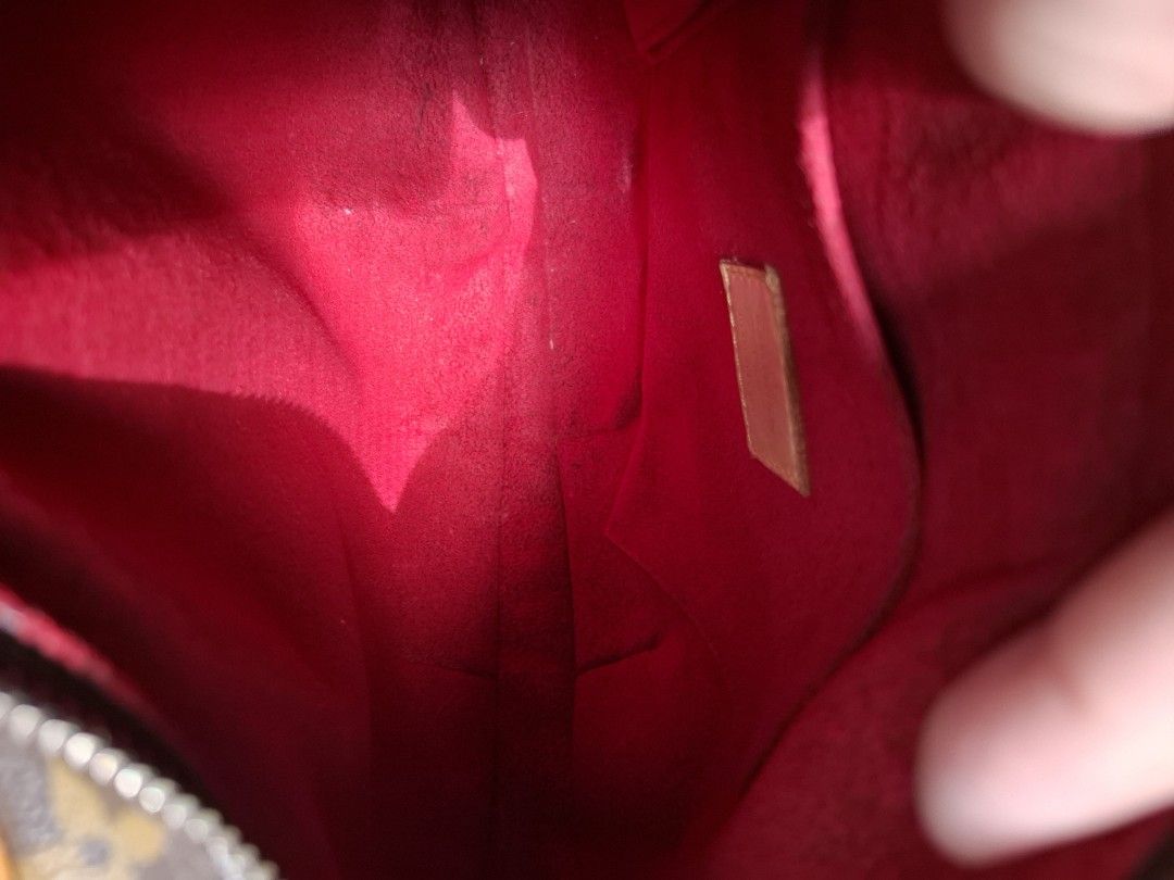 Louis Vuitton	Croissant MM Monogram