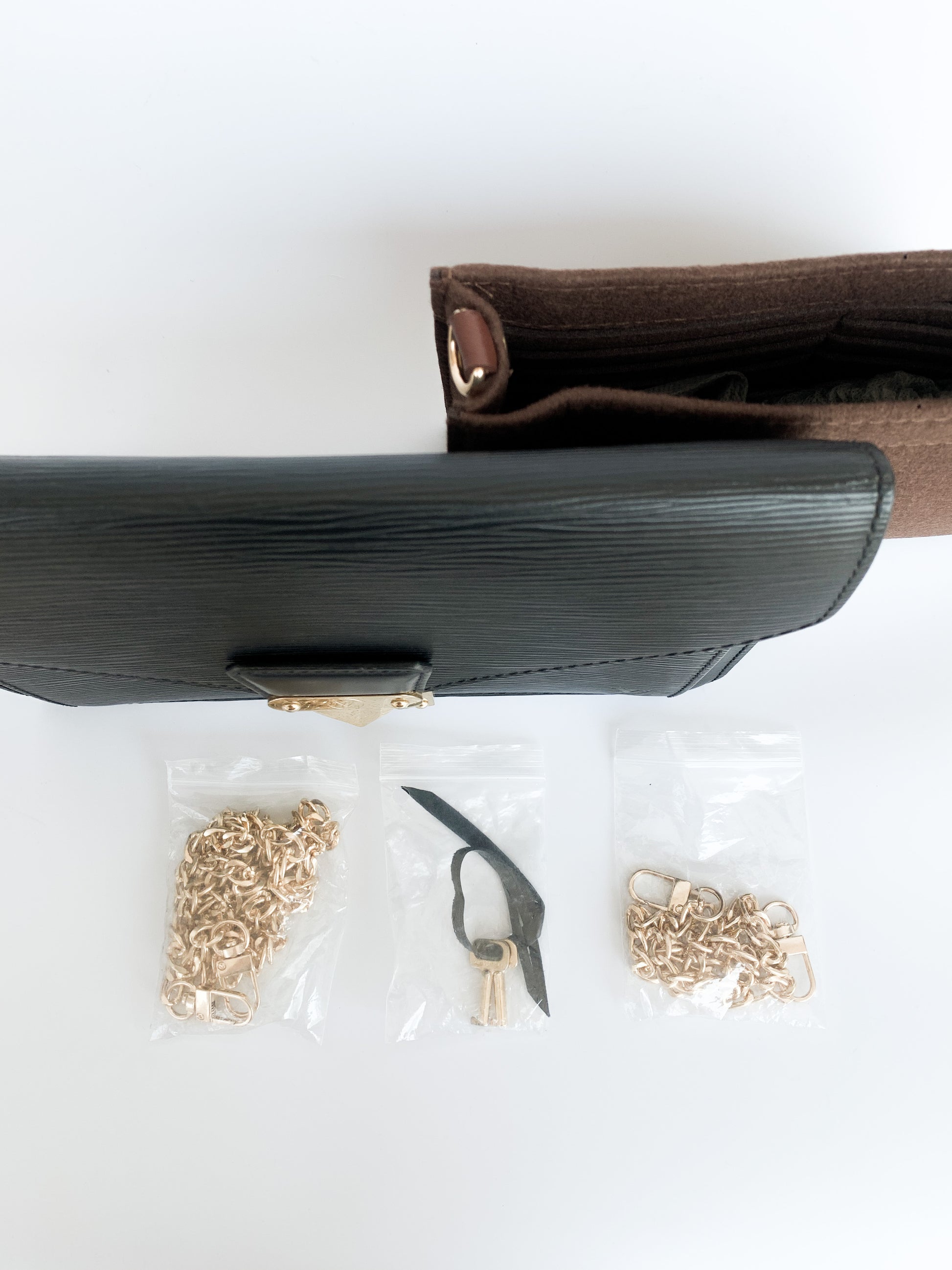 Louis Vuitton Sellier Pochette Epi