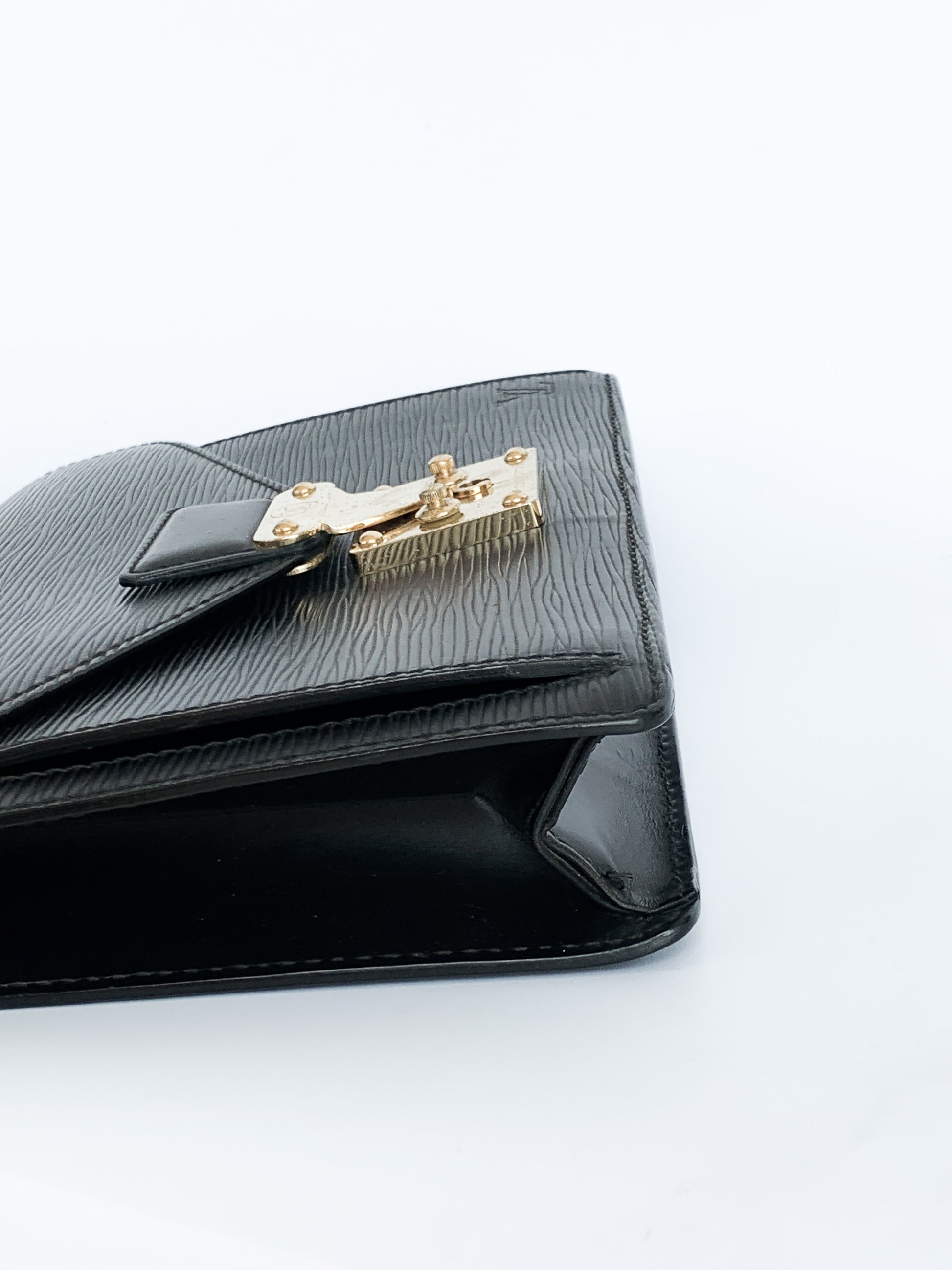 Louis Vuitton Sellier Pochette Epi