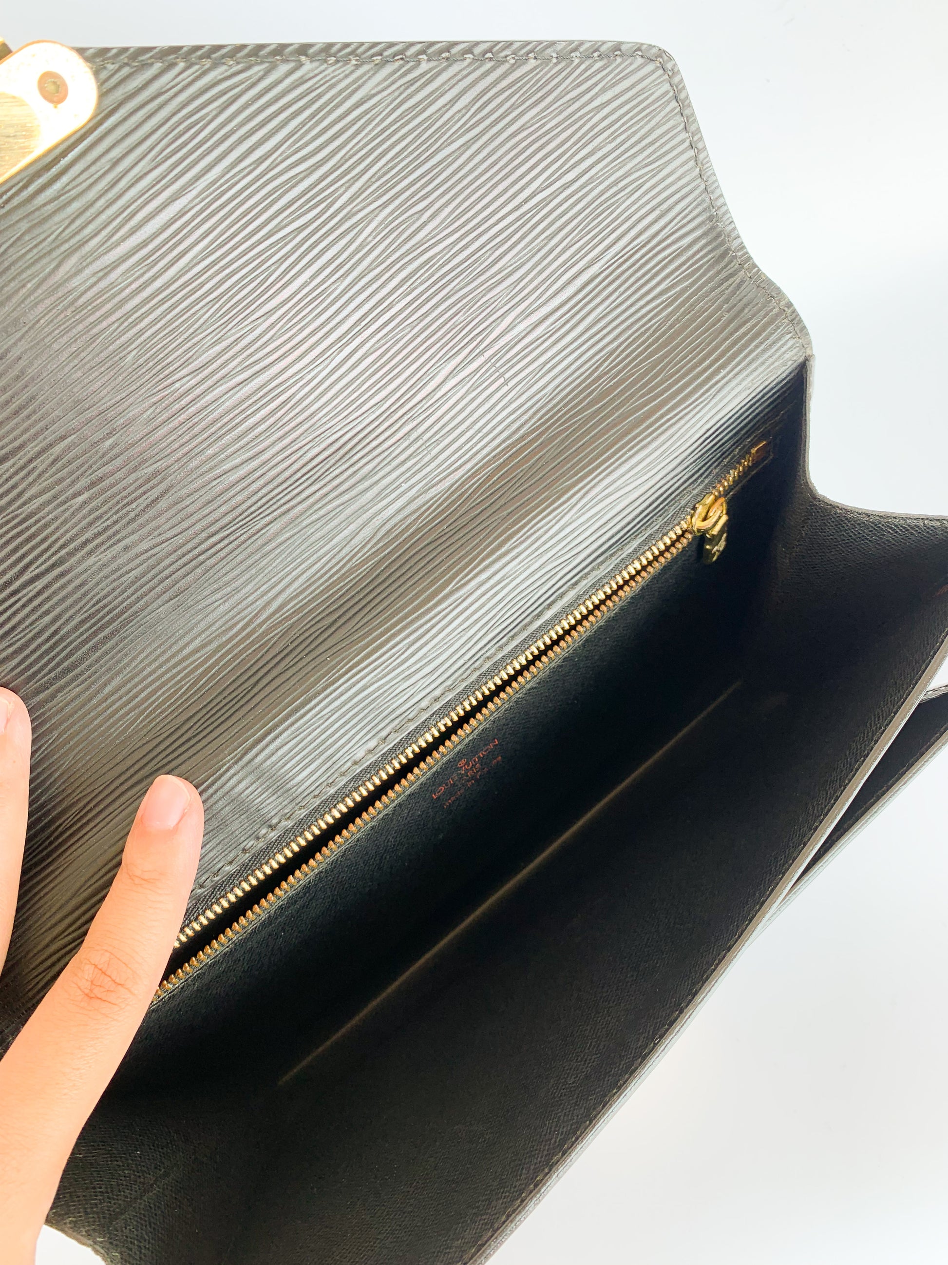 Louis Vuitton Sellier Pochette Epi