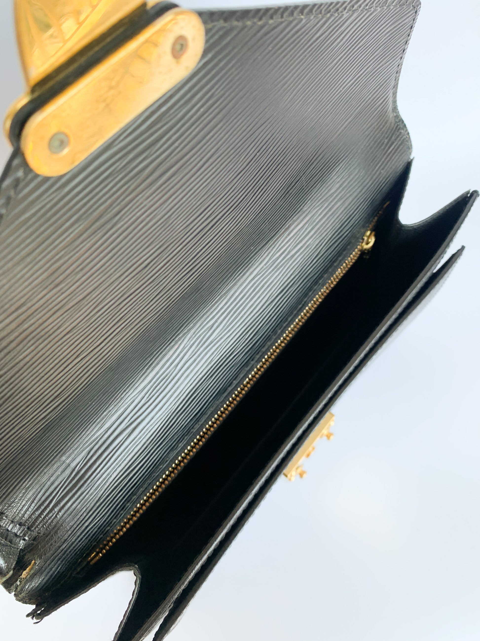 Louis Vuitton Sellier Pochette Epi